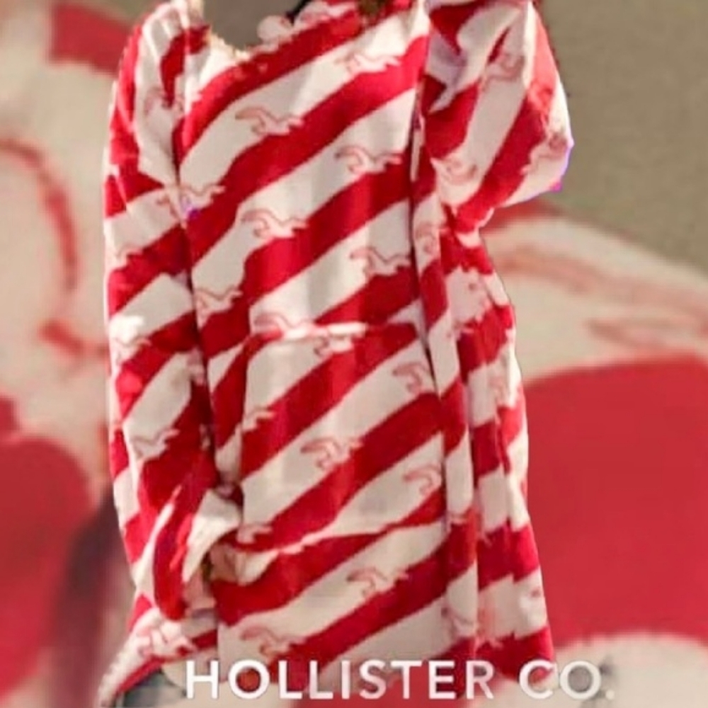 Hollister Cozy Hooded Blanket Lounger